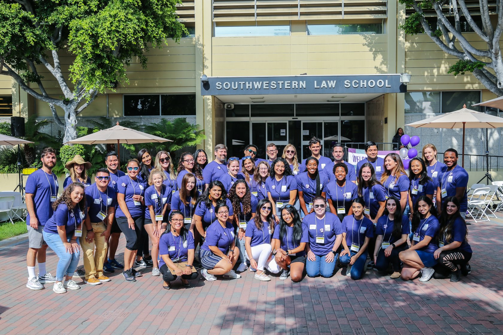 Southwestern Peer Mentors in front of the 51ݶ building